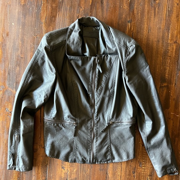Just Like New!! BLANKNYC charcoal faux leather moto jacket size L from Nordstrom - Picture 2 of 6